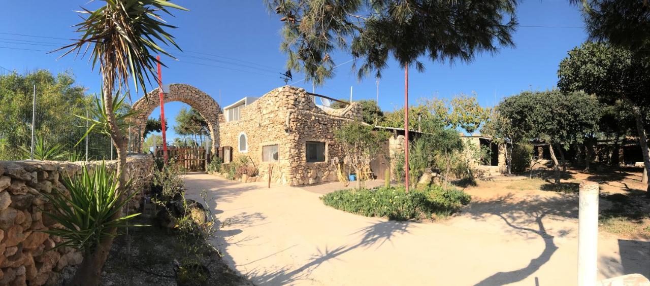 Villaggio La Roccia Camping Lampedusa Exterior foto